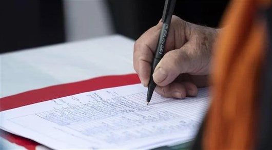 Alle elezioni legislative del 25 settembre si presentano sei differenti liste di partiti «antisistema». Incerta la loro partecipazione perché sono obbligati a raccogliere 56.250 firme entro il 22 agosto. 