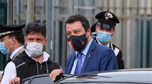 Al processo Open Arms va in scena il collasso dello Stato, con il tutti contro tutti pur di criminalizzare l'ex ministro dell'Interno Salvini