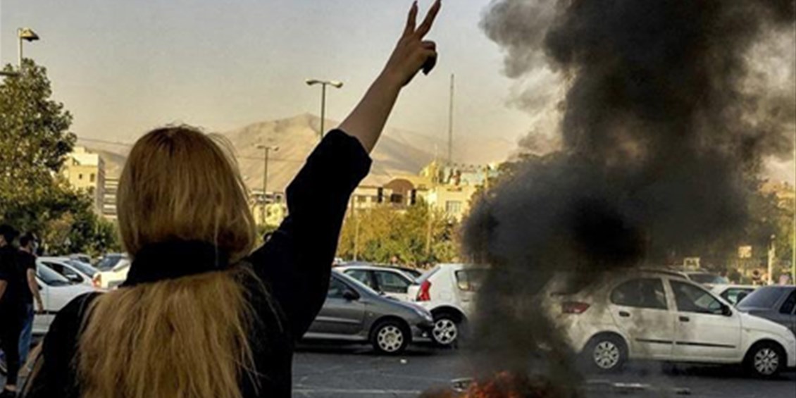 La “battaglia per il velo” ha generato una crisi del regime islamico in Iran. Ci auguriamo che l'abolizione della “Polizia morale” sia l'inizio del riscatto delle donne