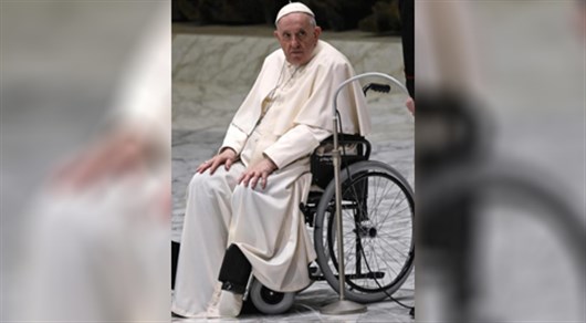 L'arcivesco Broglio suggerisce le dimissioni di Papa Francesco. Per il cardinale Kasper ci sono «scismi di fatto». Il cardinale Muller dice che la Chiesa «non è un partito o una Ong»