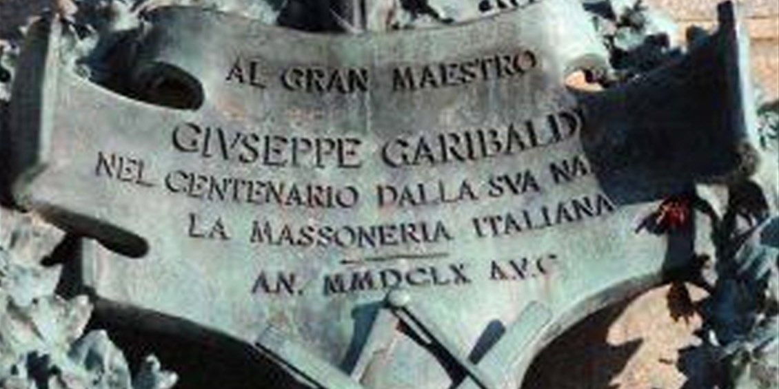 Meloni come Garibaldi dice «Qui o si fa l'Italia o si muore». Lo sa che fu Gran Maestro della Massoneria, perpetrò il “genocidio” dei meridionali, che “Fratelli d'Italia” è l'inno della Massoneria