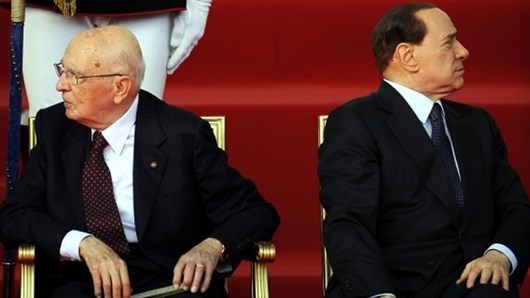 Giorgio Napolitano ha tradito l'Italia. Con la guerra in Libia e la destituzione di Berlusconi ha agito contro l'interesse e la sicurezza nazionale