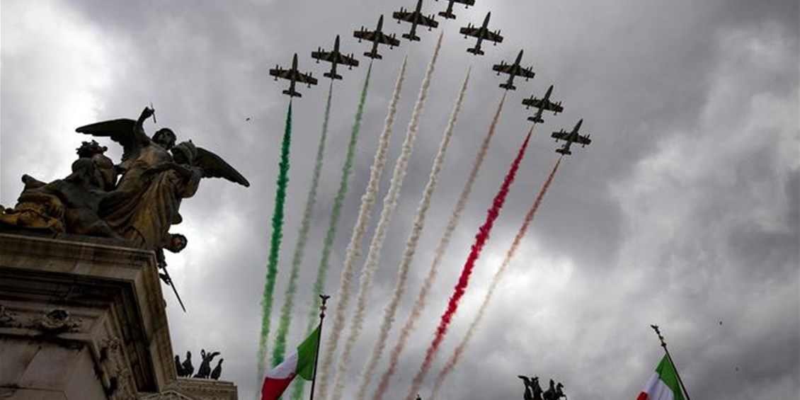Mattarella condanna la Grande Guerra e auspica la fine dell’Italia come Stato nazionale per farci fagocitare dall’Unione Europea