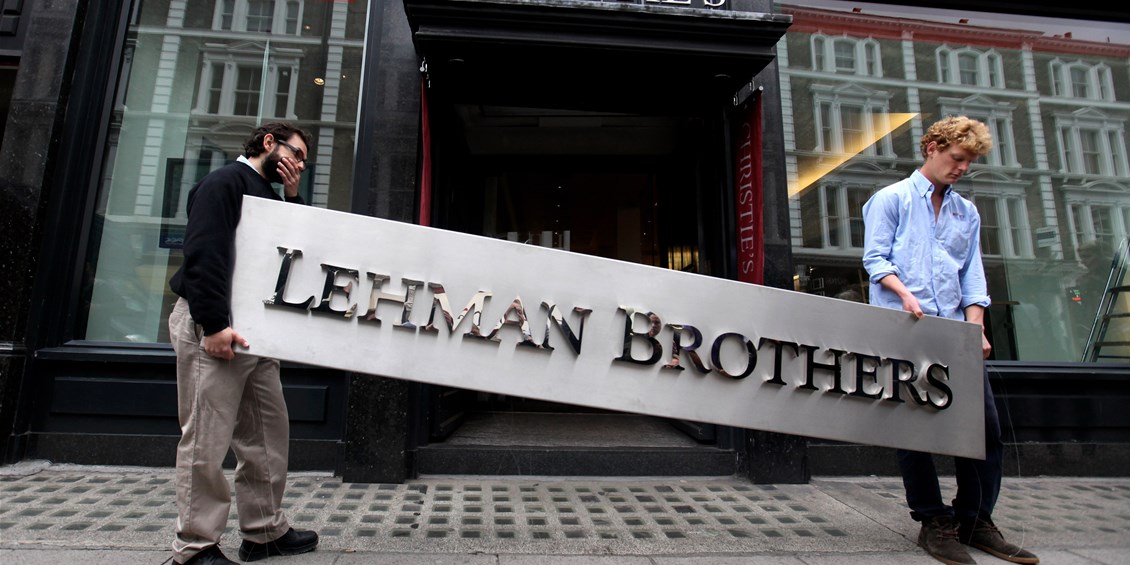 Dieci anni dopo il tracollo della Lehman Brothers la dittatura finanziaria ha impoverito tutti. Dobbiamo riscattare la civiltà che mette al centro la persona e non la moneta