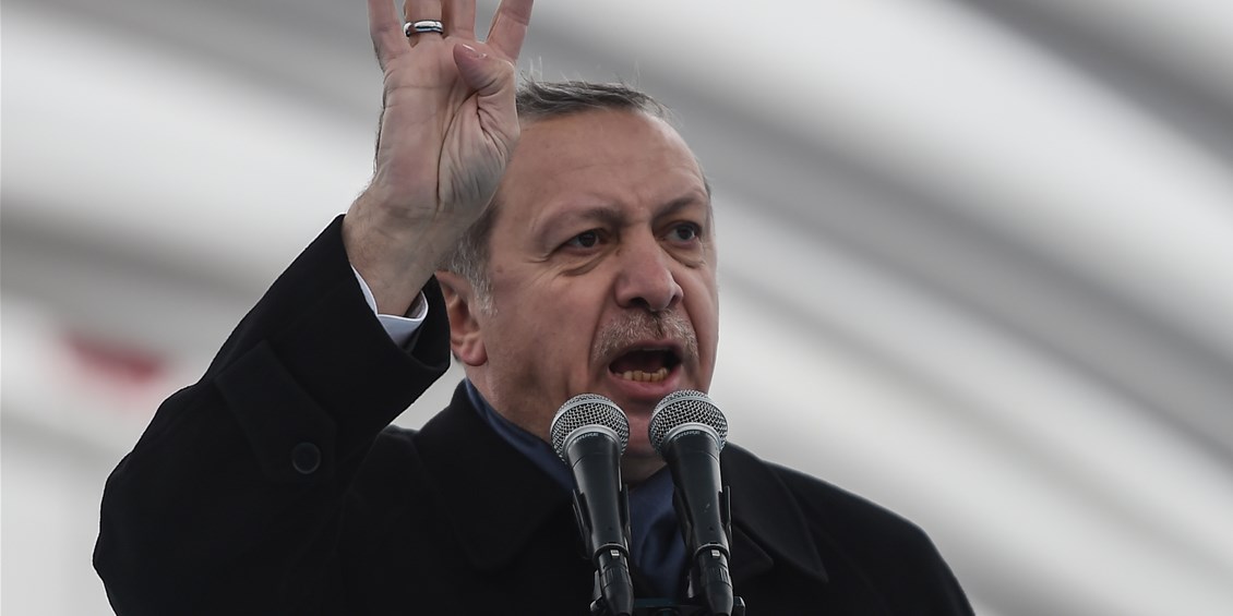 Il vero colpo di stato l'ha fatto Erdogan. La Turchia conferma che non esiste l'Islam moderato. Eppure l'Occidente continua a dare moschee e potere ai sedicenti 