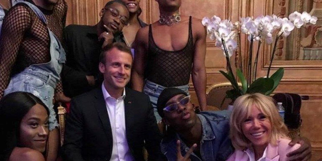 Omosessualismo e pederastia all'Eliseo: Macron promuove la decadenza della nostra civiltà. È questa la vera 