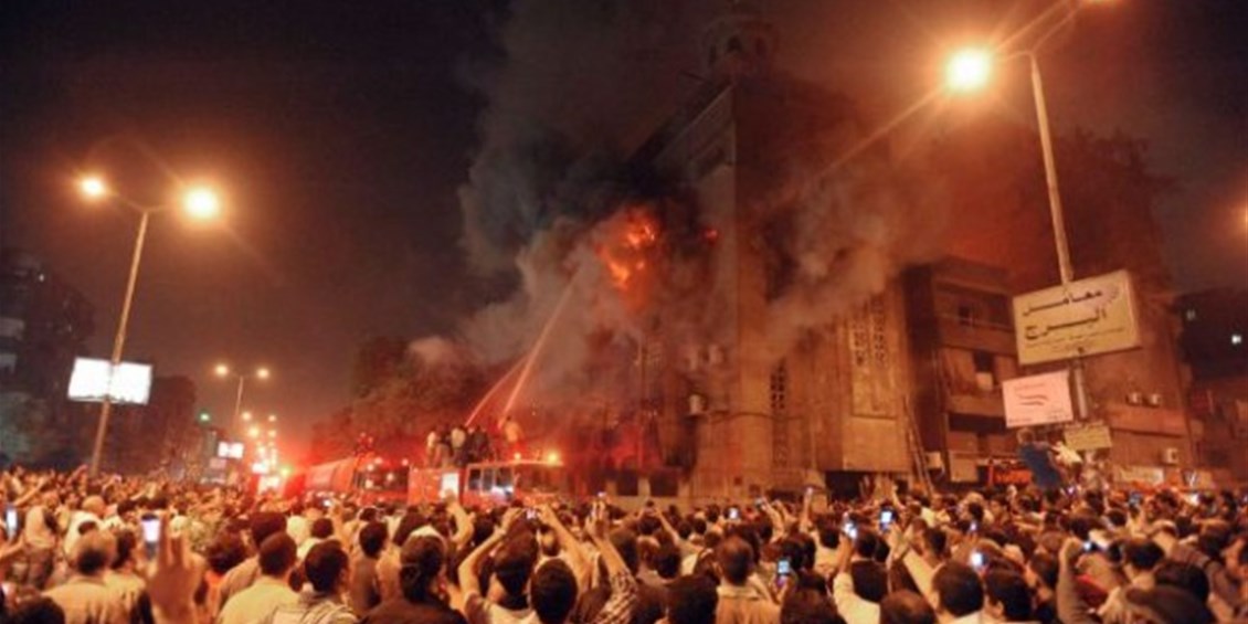 Le chiese bruciano in Egitto: salviamo i cristiani sull'altra sponda del Mediterraneo e non rendiamoci complici nel suicidio della nostra civiltà 