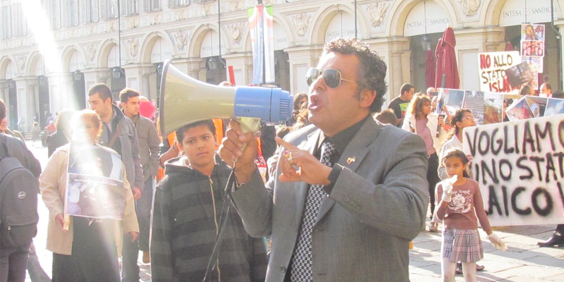 Nella casbah di Torino Sherif predicatore cristiano rischia la vita la tra gli islamici